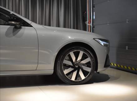 Volvo - V90