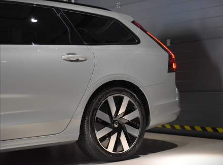 Volvo - V90