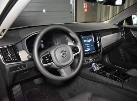 Volvo - V90
