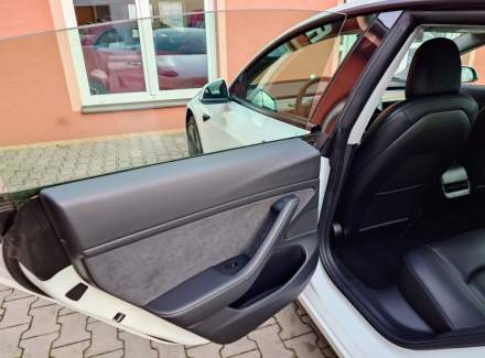 Tesla - Model 3