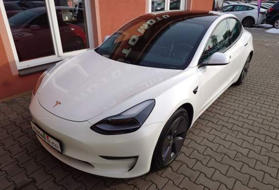 Tesla - Model 3