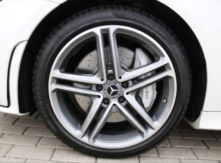 Mercedes-Benz - CLS