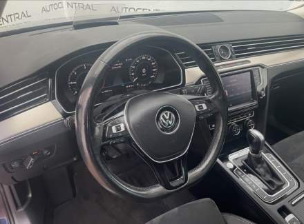 Volkswagen - Passat