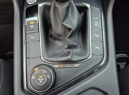 Volkswagen - Tiguan 2.0 TDI (200 Hp) SCR 4MOTION DSG