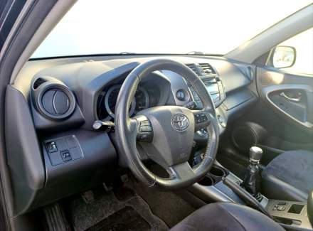 Toyota - RAV 4