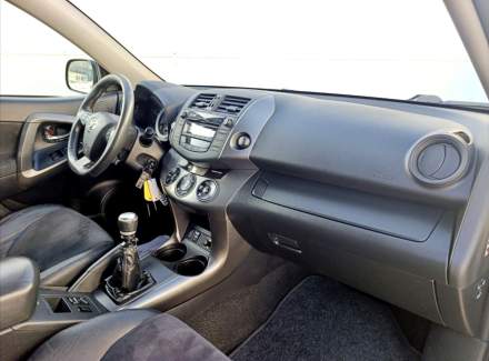 Toyota - RAV 4