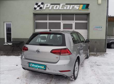 Volkswagen - Golf