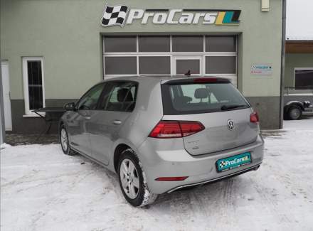 Volkswagen - Golf