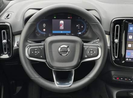 Volvo - XC40