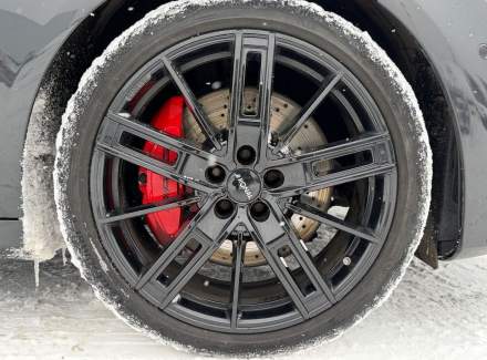 Mercedes-Benz - E-class