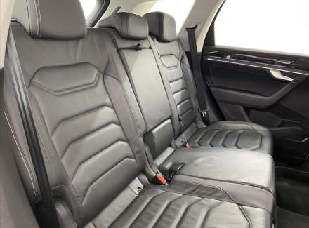 Volkswagen - Touareg