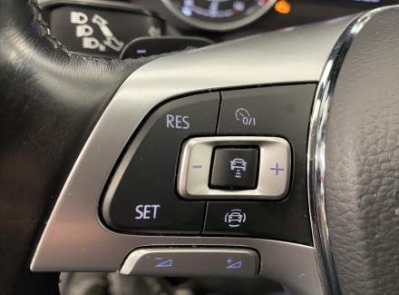 Volkswagen - Touareg