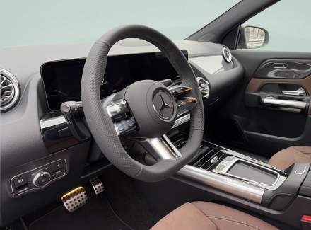 Mercedes-Benz - GLA
