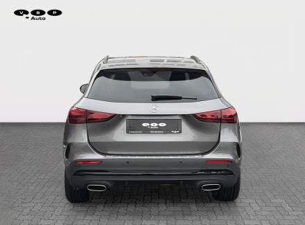 Mercedes-Benz - GLA