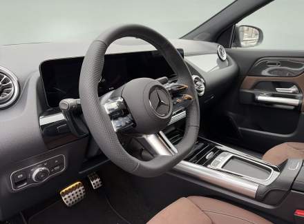 Mercedes-Benz - GLA