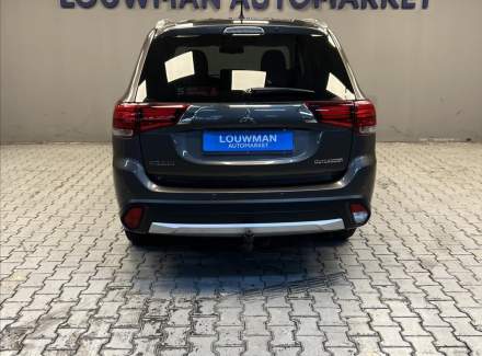 Mitsubishi - Outlander