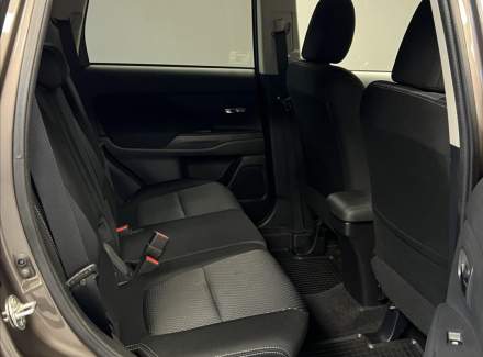 Mitsubishi - Outlander