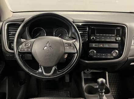Mitsubishi - Outlander