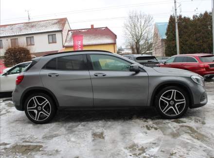 Mercedes-Benz - GLA