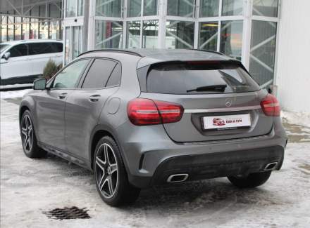Mercedes-Benz - GLA