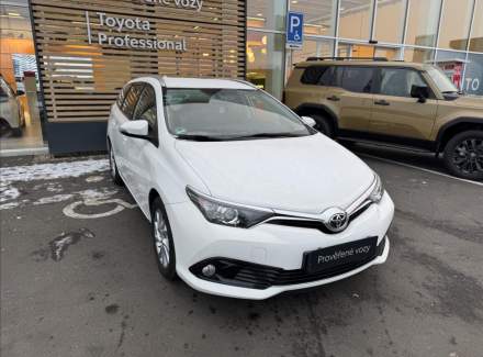 Toyota - Auris