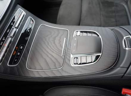 Mercedes-Benz - E-class