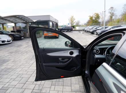 Mercedes-Benz - E-class