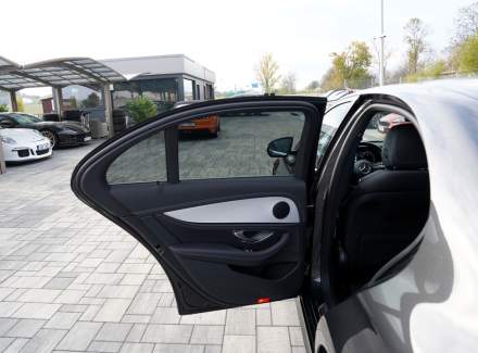 Mercedes-Benz - E-class