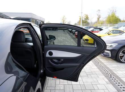 Mercedes-Benz - E-class