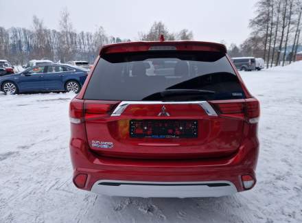 Mitsubishi - Outlander