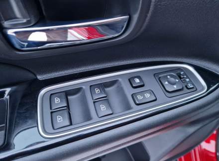 Mitsubishi - Outlander