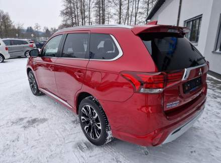 Mitsubishi - Outlander