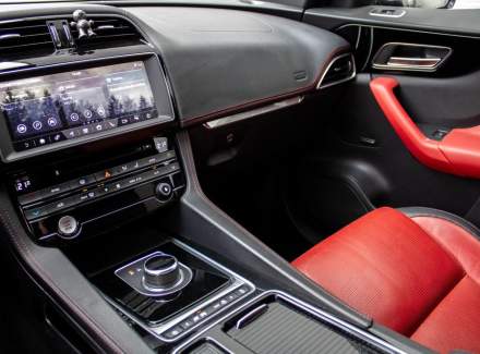 Jaguar - F-Pace