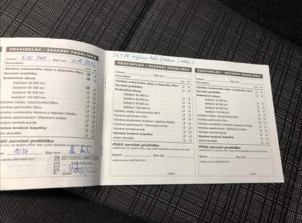 Mercedes-Benz - Vito