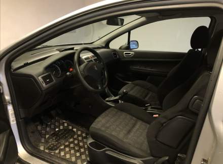 Peugeot - 307