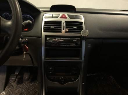 Peugeot - 307