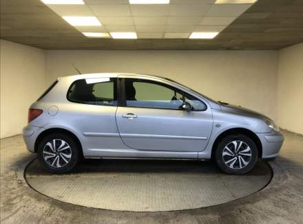 Peugeot - 307