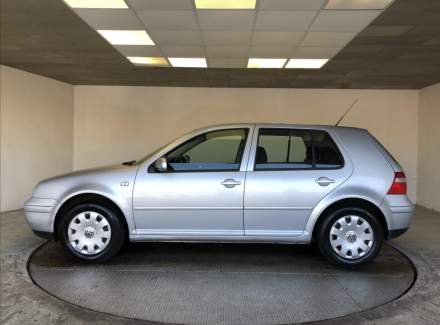Volkswagen - Golf