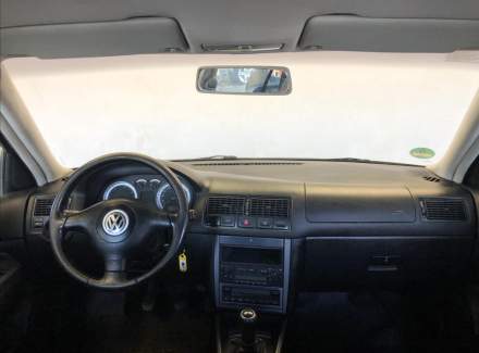 Volkswagen - Golf