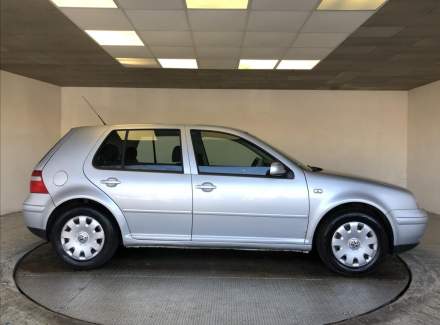 Volkswagen - Golf