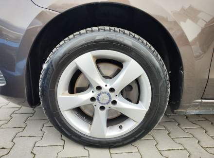 Mercedes-Benz - V-class