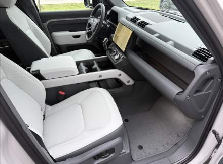 Land Rover - Defender