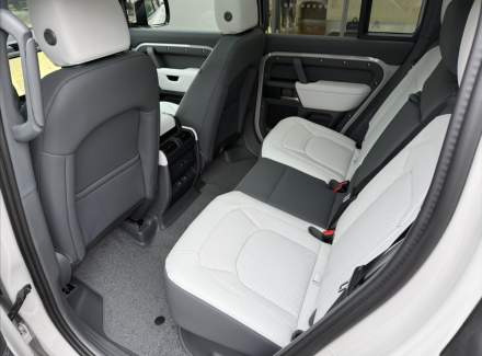 Land Rover - Defender