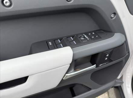 Land Rover - Defender