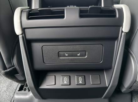 Land Rover - Defender