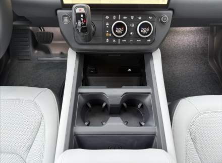 Land Rover - Defender