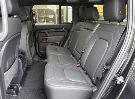 Land Rover - Defender