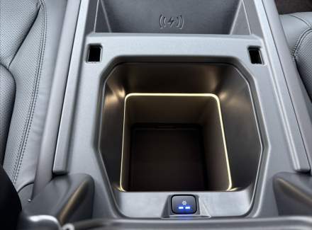 Land Rover - Defender