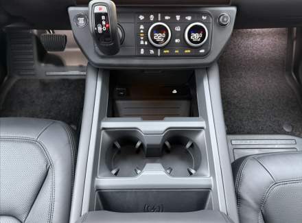 Land Rover - Defender