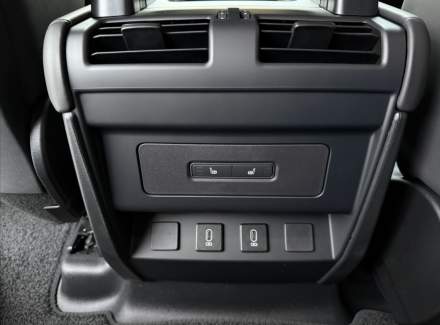 Land Rover - Defender